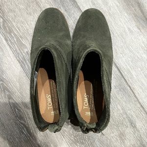 Toms suede booties